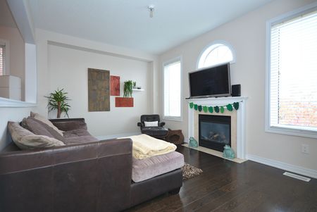 For Lease - 2105 Falling Green Drive, Oakville, Ontario - Photo 4