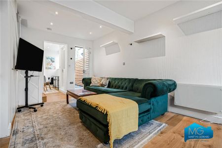 2 bedroom terraced house to rent - Photo 4