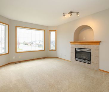 Beautiful Home in Kentwood - Photo 5