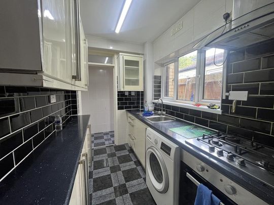 3 bedroom terraced house to rent - Photo 1