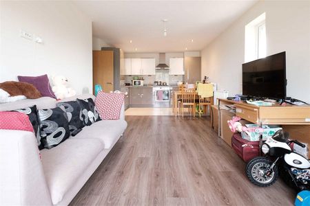 Swan Road, West Drayton, Middlesex, UB7 - Photo 2