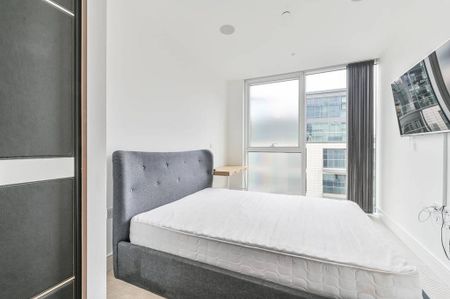 3 bedroom flat to rent - Photo 4