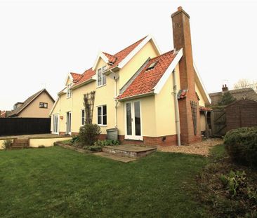 4 bedroom detached house to rent - Photo 2