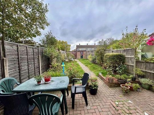 Potters Field, Harlow, CM17 - Photo 1