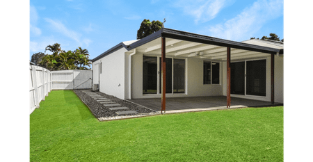 Comfortable 5-Bed, 2-Bath Home with Double Garage - Sippy Downs - Photo 4