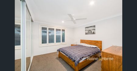 MODERN UNIT IN GREAT LOCATION!! - Photo 3