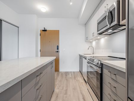 For Lease - 333 Sunseeker Avenue Unit# 230, Innisfil, Ontario - Photo 4