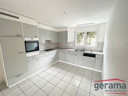 Schöne 4.5 Zimmerwohnung in Schmitten - Photo 2