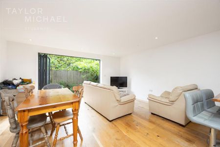 3 bedroom terraced house to rent - Photo 3