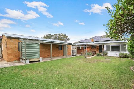 Home For Rent - Photo 3