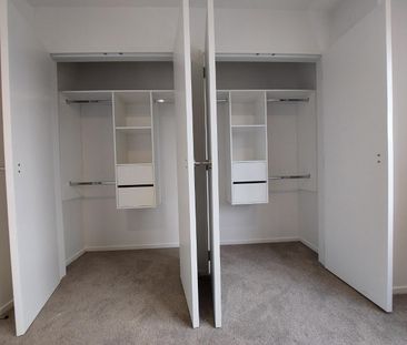 Modern Townhouse 2 Bedrooms - Photo 3