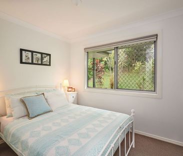 immaculate quality three- bedroom, two- bathroom home - Photo 4