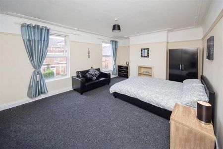 Room 3, 4 Candahar Street, Belfast, BT7 3AQ - Photo 3