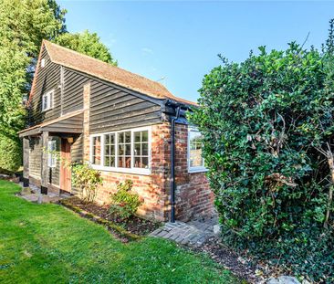 A charming a characterful home in the village of Laddingford. - Photo 5