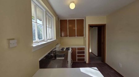 Spacious, Sunny & Super Tidy – A Hidden Gem in St Albans - Photo 3