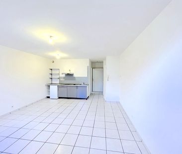 A LOUER APPARTEMENT DE TYPE 1 30 M2 - SAINT SAVIN CENTRE - Photo 4