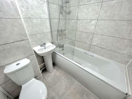 The Spinney, Brackla, Bridgend, CF31 - Photo 3