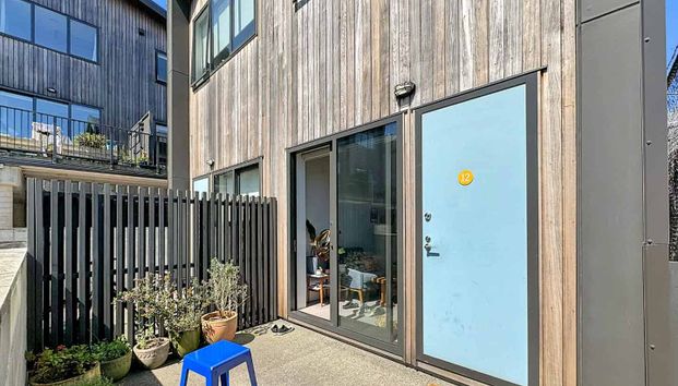 Welcome home to 12 Arney Street. - Photo 1