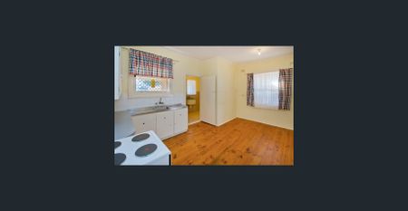 Cute & Comfortable 3 bedroom semi home - Photo 5