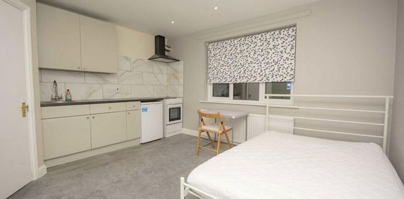 Studio to rent - Photo 2