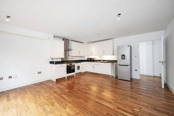 2 bedroom flat to rent - Photo 1