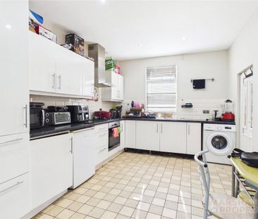 3 bedroom terraced house to rent - Photo 6