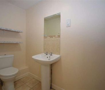 County Road, Town Centre, SN1 - Photo 2