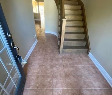 For Lease - 2460 Felhaber Crescent, Oakville, Ontario - Photo 6