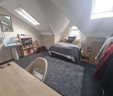 1 bedroom in a house share to rent - Photo 6