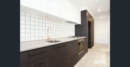 Uber Funky Pad in awesome spot - Photo 2