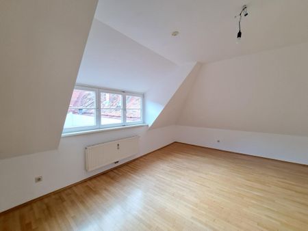 3- Zimmer- DG- Wohnung im Altbau| Sackstraße 14 Top 26 - Photo 2