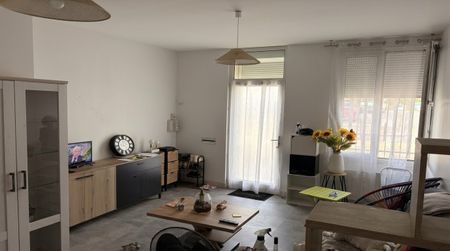 Location Appartement 2 pièces 49m² CHATELLERAULT 86100 - Photo 4