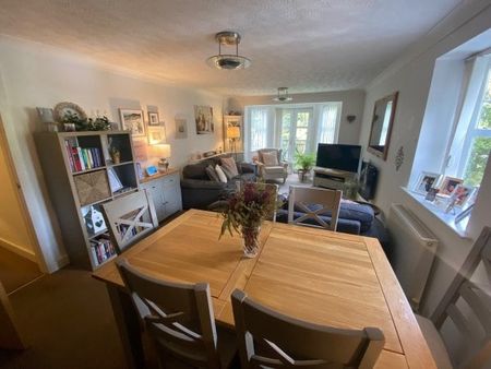 Plymyard Court, Bromborough - Photo 2