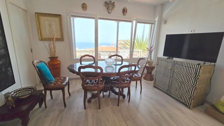 Amplio y precioso piso de 3 dormitorios con vistas al mar y a la cuidad - Foto 2