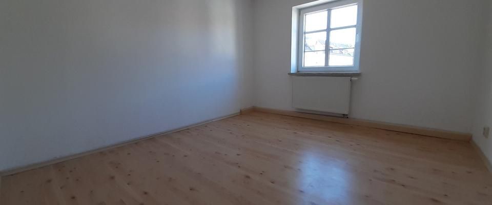 Schöne 2-Raum-Wohnung in Meuselwitz zu vermieten! Einbauküche inklusive! - Foto 1