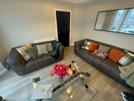 4 Bed Terraced House, Nicander Road, L18 - Photo 3