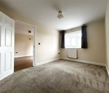 Devereaux Crescent, Ebley, Stroud, Gloucestershire, GL5 - Photo 1