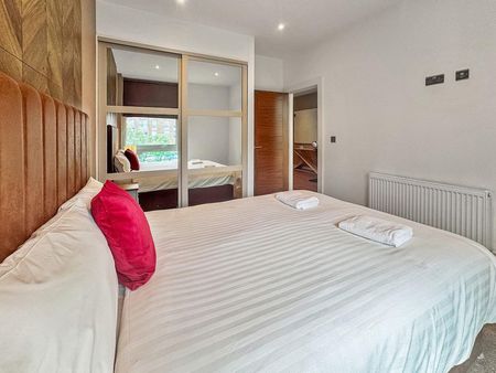 Silbury Boulevard - Photo 5