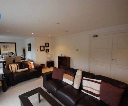 2 bedroom flat to rent - Photo 2
