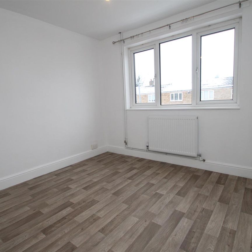 Datchworth Turn, Leverstock Green, Hemel Hempstead, HP2 4PE, Herts - Photo 1