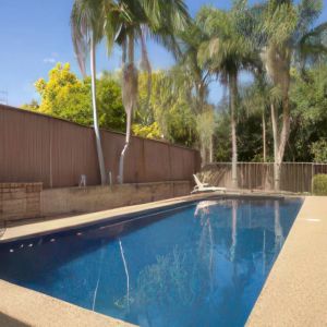 Well Maintained Spacious 3 Bedroom Townhouse - Photo 3