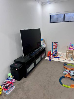 Modern Newly Built Family Home with Space, Style & Comfort — Available from 5th August - Photo 1