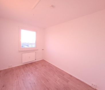 Tageslicht-freundliche 4-Raumwohnung mit neuer EBK - Photo 3