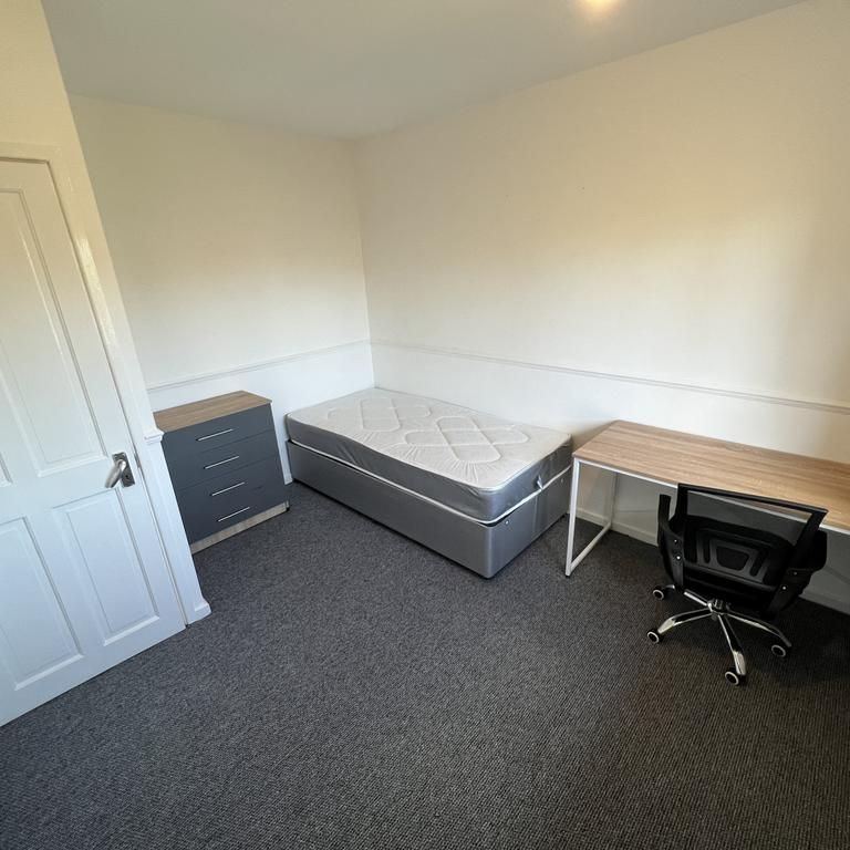2 bedroom semi-detached house to rent - Photo 1