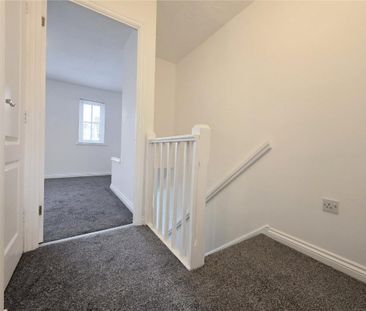2 bed terraced house to rent in Crawford Chase, Wickford, SS12 - Photo 6