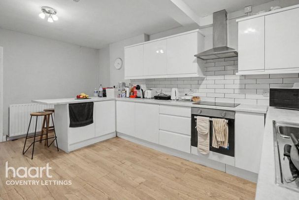 1 bedroom in a house share to rent - Photo 1