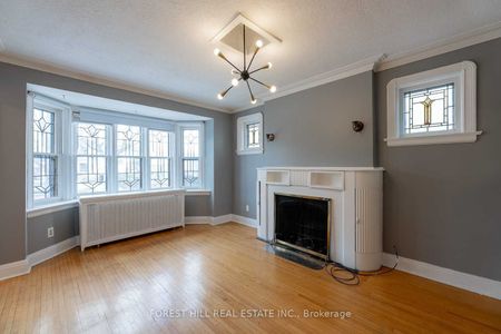 Detached Home For Lease | C8105088 - Photo 4