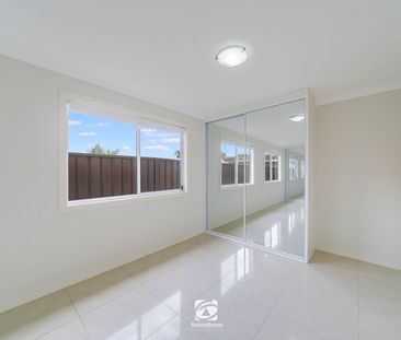 Oversized TWO bedroom Granny flat in ideal location - Photo 3