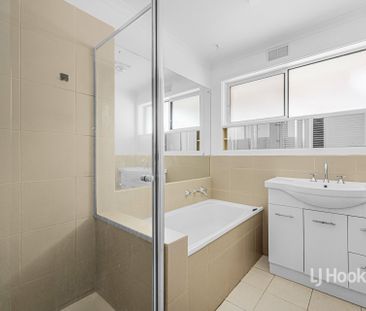 4 Tamarind Crescent, Werribee VIC, Belconnen - Photo 3