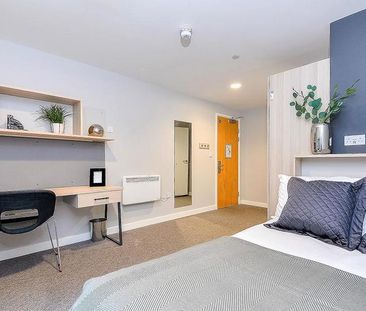1 bedroom in a flat share to rent - Photo 5